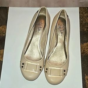 Life Stride size 9M
